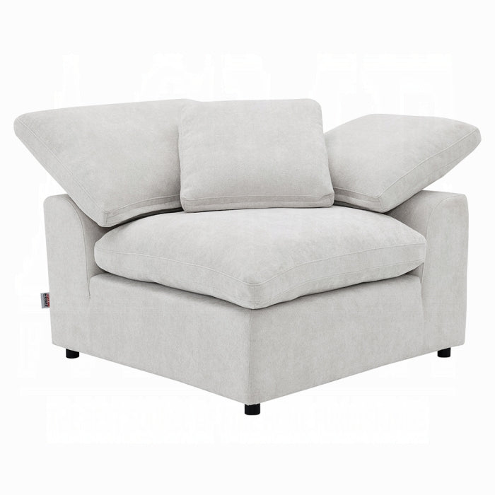 Naveen Modular-Wedge Wit Pillow