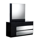 MANHATTAN MIRROR image