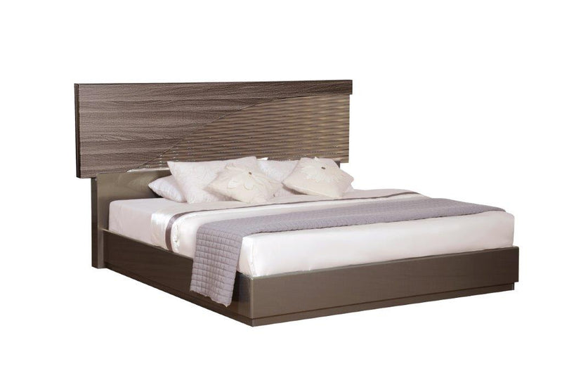 Global Furniture North King Platform Bed in Two-Tone image